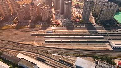 4k实拍夕阳下的高铁铁路视频的预览图
